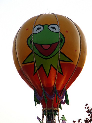 The Kermit the Frog hot air balloon as it has looked since it was repainted in 2008 to remove references to the Jim Henson name.