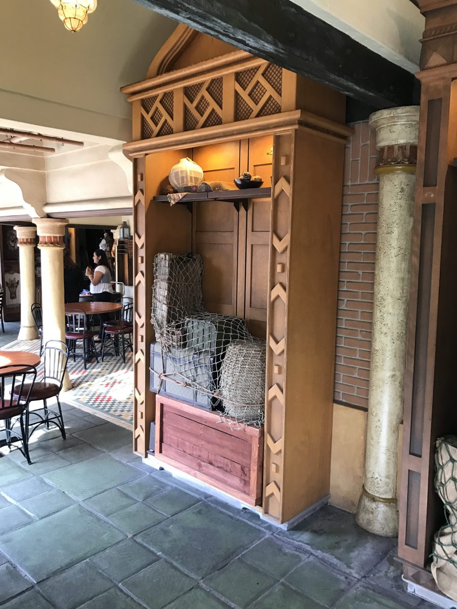 PHOTO REPORT: The Magic Kingdom 1/20/17 (The Hall of Presidents, VHS, Al the Owl, Refurbishments, Etc.)