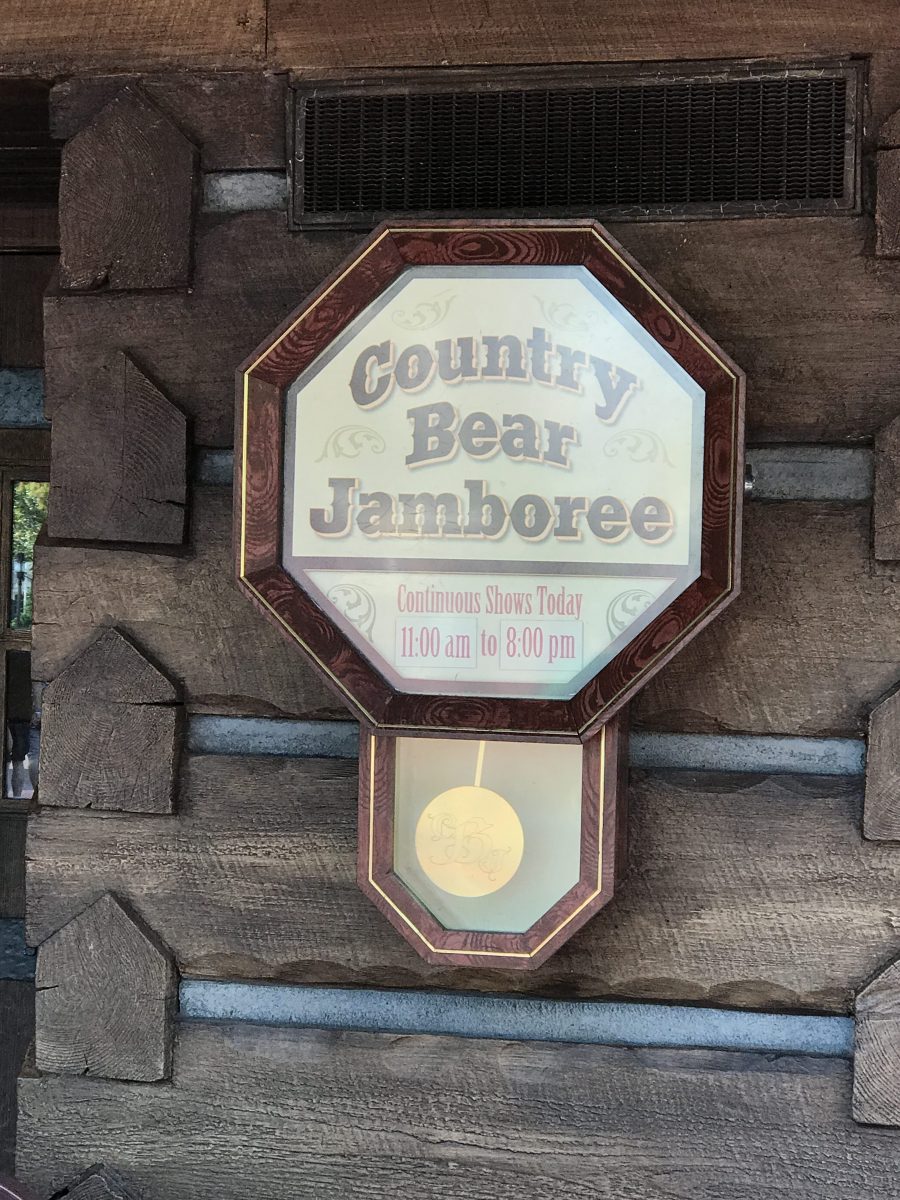 PHOTO REPORT: The Magic Kingdom 1/20/17 (The Hall of Presidents, VHS, Al the Owl, Refurbishments, Etc.)