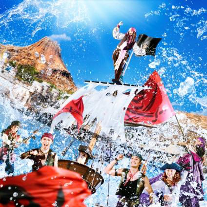 Jack Sparrow and other pirates on a ship for "Disney Pirates Summer" at Tokyo Disney Resort in 2017
