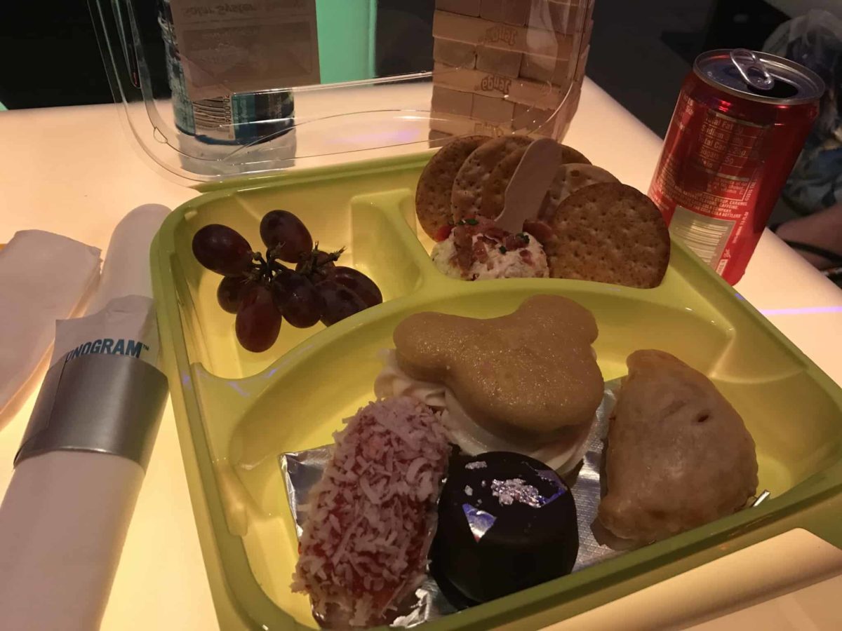 REVIEW: Tomorrowland Skyline Lounge Experience at Disneyland is Total Waste of Time