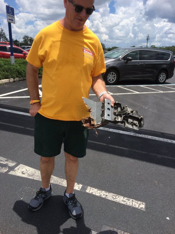 BREAKING: Monorail Blue Being Evacuated After Large Piece Falls Off, All Monorail Service Currently Suspended