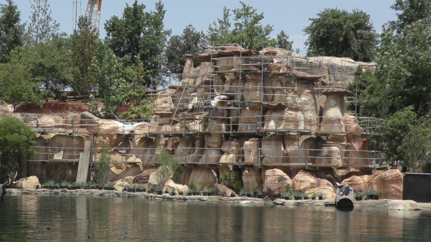 PHOTOS, VIDEO: Star Wars Land Construction Update at Disneyland Park for June 28th, 2017