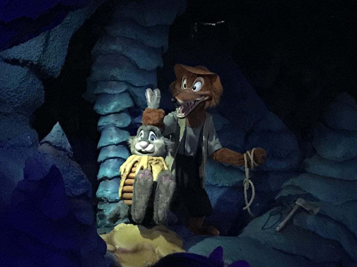 PHOTOS, VIDEO: Watch a Splash Mountain Ride Breakdown Evacuation, Woman Jumps Out of Log Despite Safety Warnings