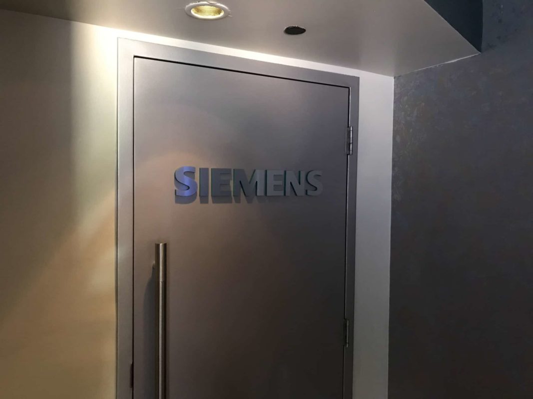 Siemens Abruptly Leaves Spaceship Earth Corporate Lounge Before Contract End, Disney Taking Ownership Immediately