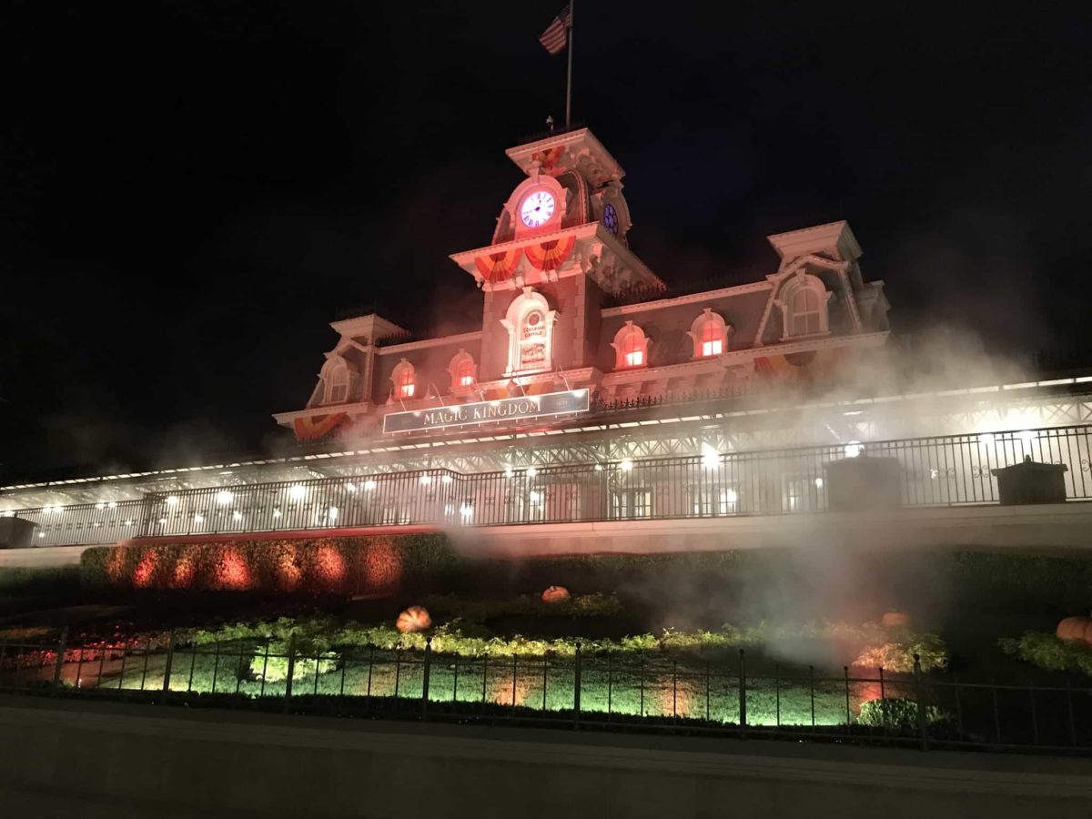 VIDEO: A Trip to Mickey’s Not So Scary Halloween Party 2017