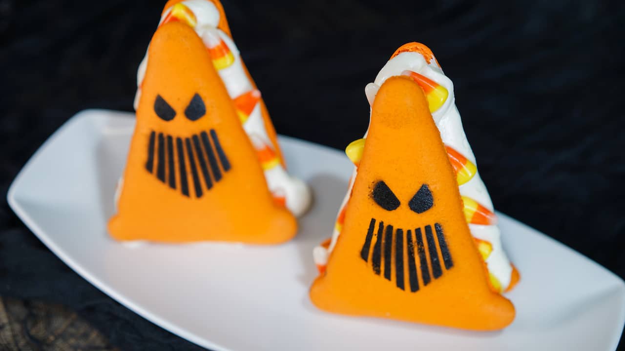 Full List of Halloween Time Snacks & Drinks for Disneyland Resort, Including Cars Land Haul-loween, Trader Sam's, New Popcorn Buckets, and More!