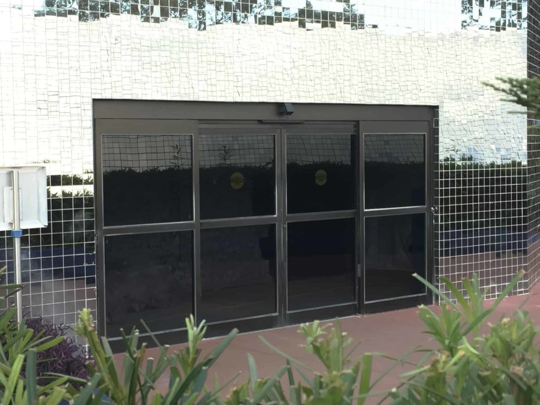 PHOTOS: Entrance Tile Mural Removed From Epcot’s Universe of Energy