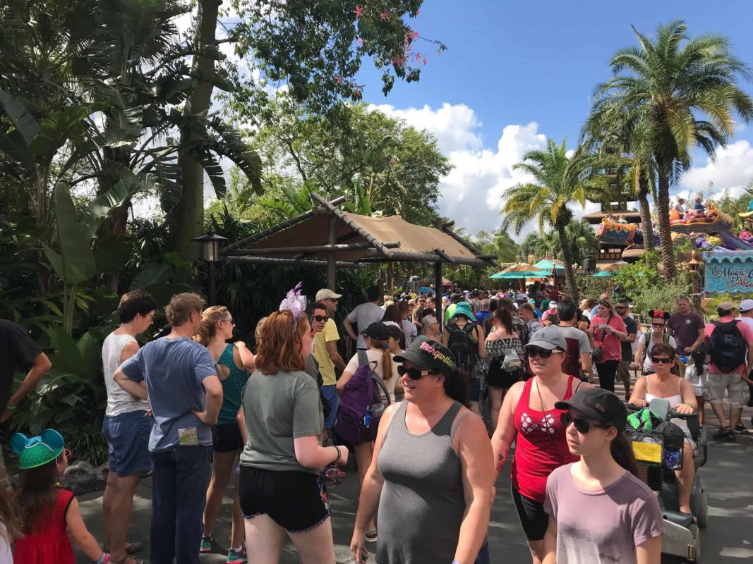 PHOTO REPORT: The Magic Kingdom 10/13/17 (Alien Encounter, Passholder Lines, Splash Mountain Closure, Etc.)
