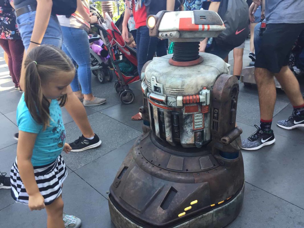 PHOTOS, VIDEO: Interactive Roaming Droid Character for Star Wars - Galaxy's Edge Unleashed on Disneyland, and Children Unleashed Onto It