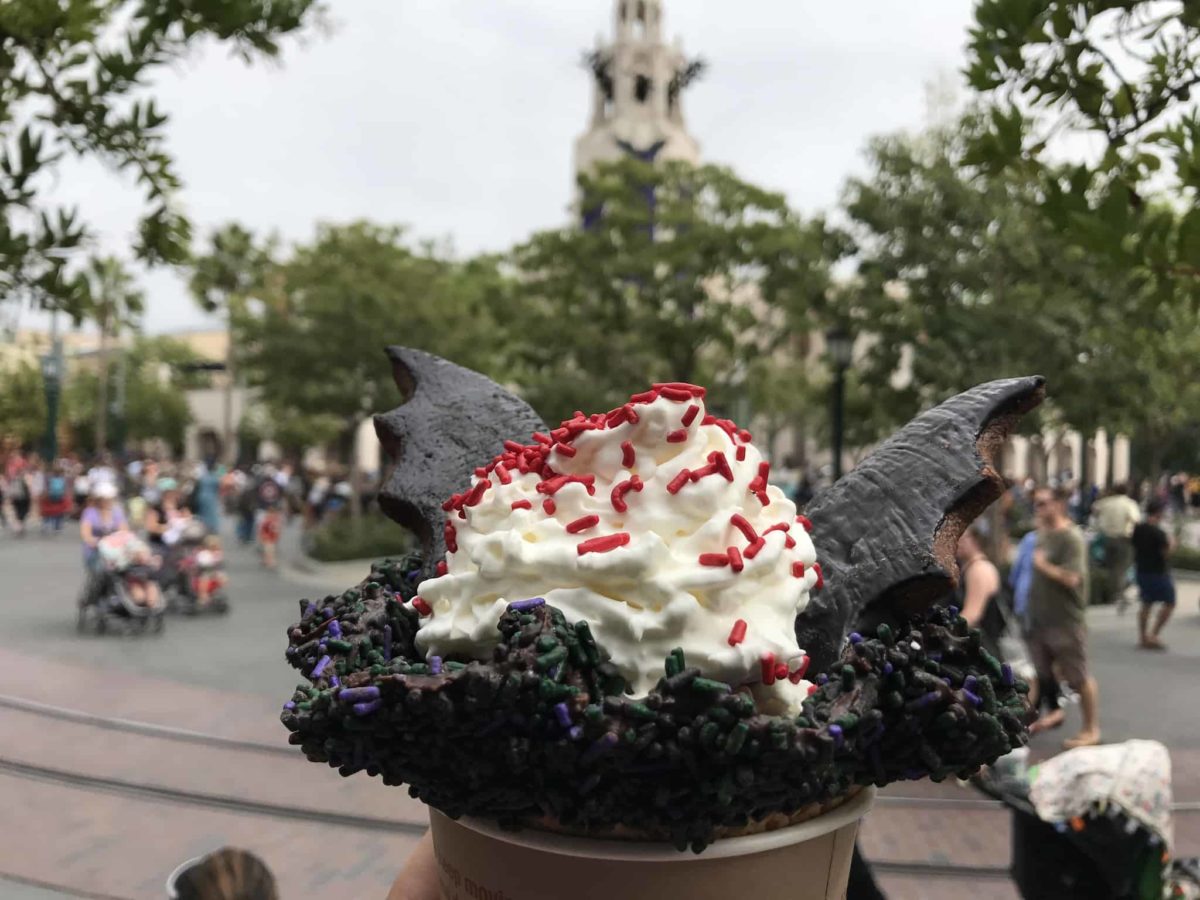 REVIEW: Clarabelle's Unleashes Bat Wing Sundae and Spider Silk Sandwich for HalloweenTime