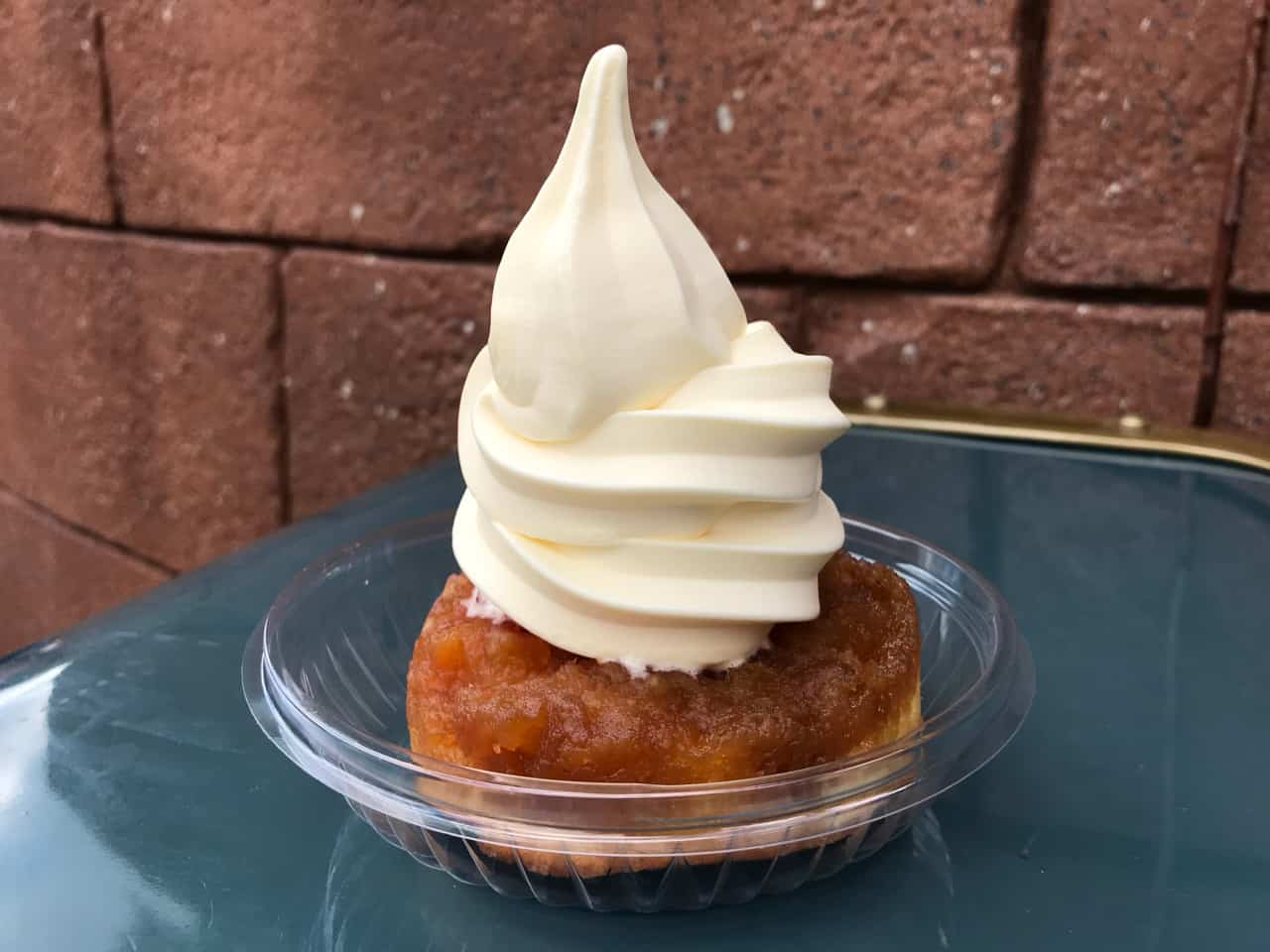 REVIEW: New Pineapple Dole Whip Upside Down Cake at Aloha Isle, Magic Kingdom