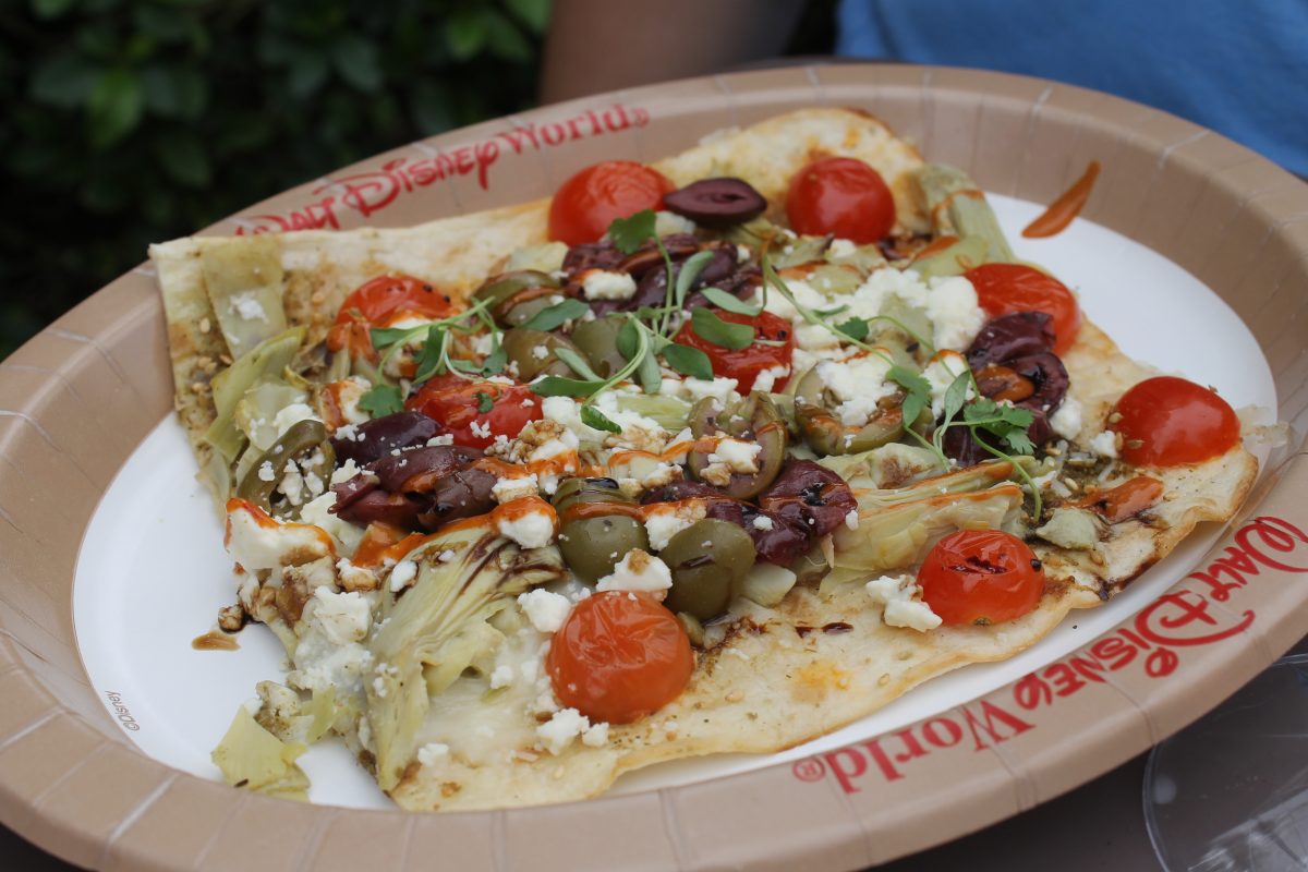 Mediterranean Flat Bread with Zaatar, Olive Oil Artichoke, Olives, Mozzarella and Feta Cheese $8.00
