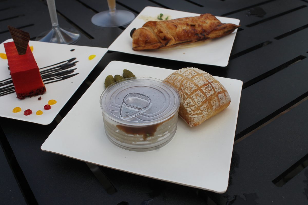 Saumon en Croute Fa&ccedil;on Paul Bocuse: Salmon in a Puff Pastry Crust, Paul Bocuse-style, with Spinach and Beurre Blanc Sauce $10.00