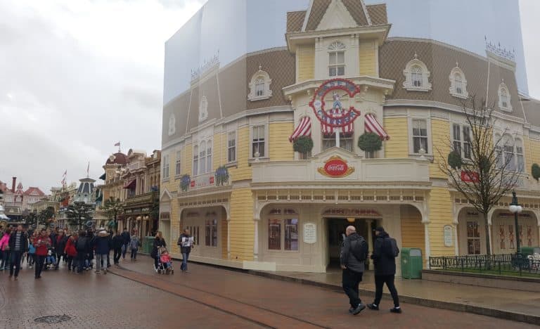 Casey's Corner tarp Disneyland Paris, April 2018.