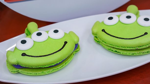 REVIEW: PixarFest Alien Pizza Planet Desserts