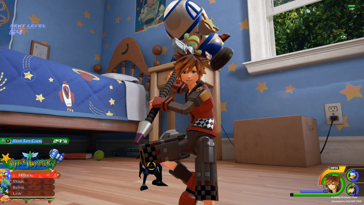 Sora wielding the Hyper Hammer in Kingdom Hearts 3. 