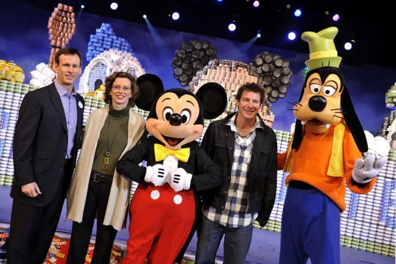 DISNEY-VOLUNTEER-EVENT-147391391-800x534.jpg
