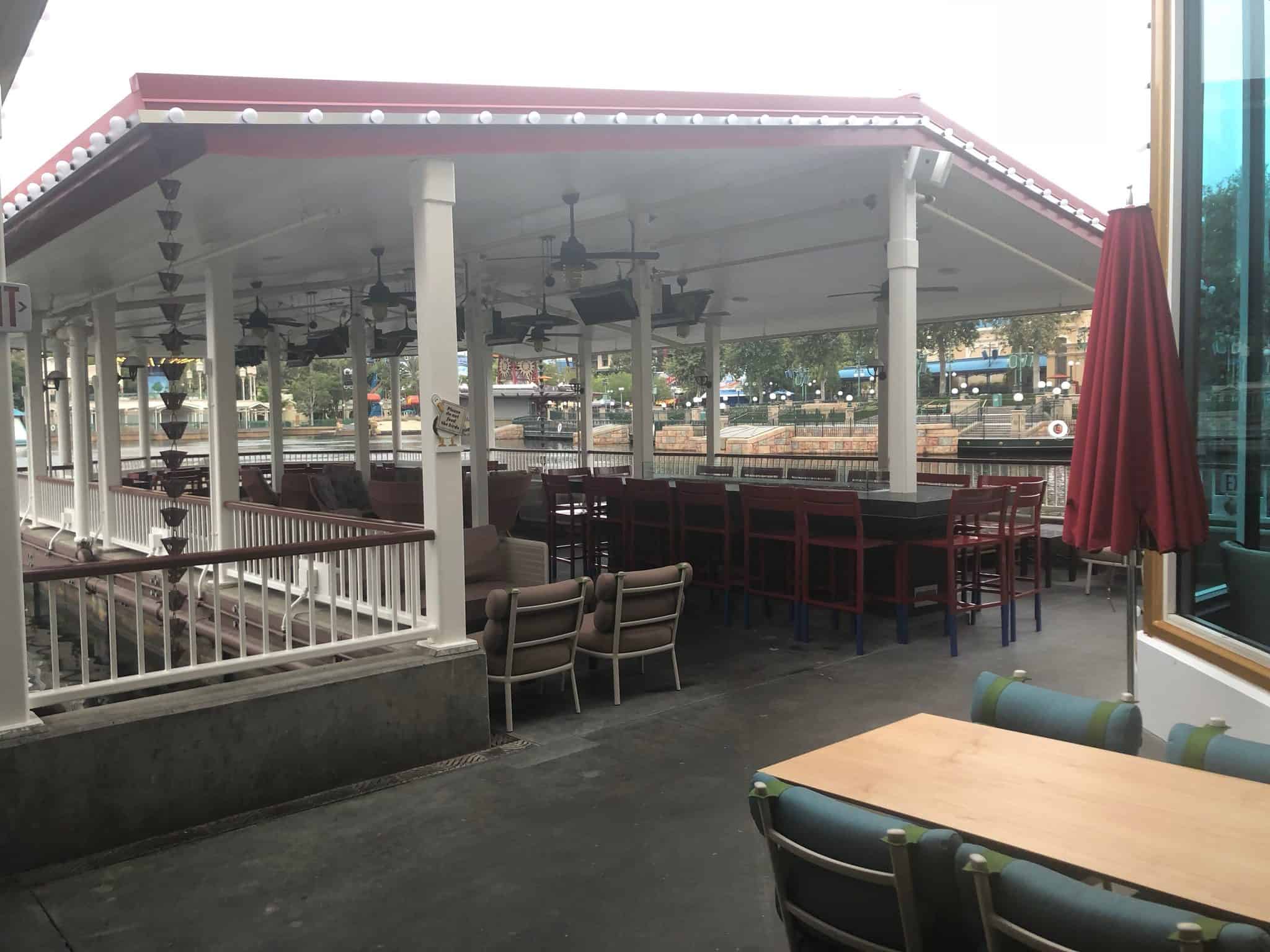 Lamplight Lounge patio