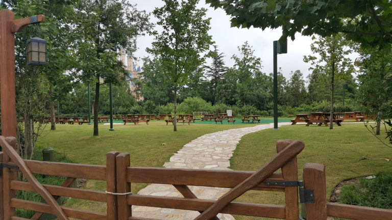 Picknick Field Fantasyland Shanghai Disneyland