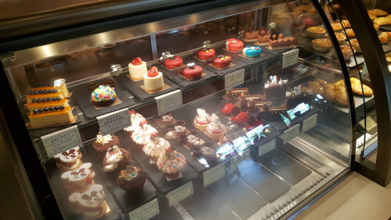 R&eacute;my's Patisserie at Shanghai Disneyland (Mickey Avenue, Summer 2018)