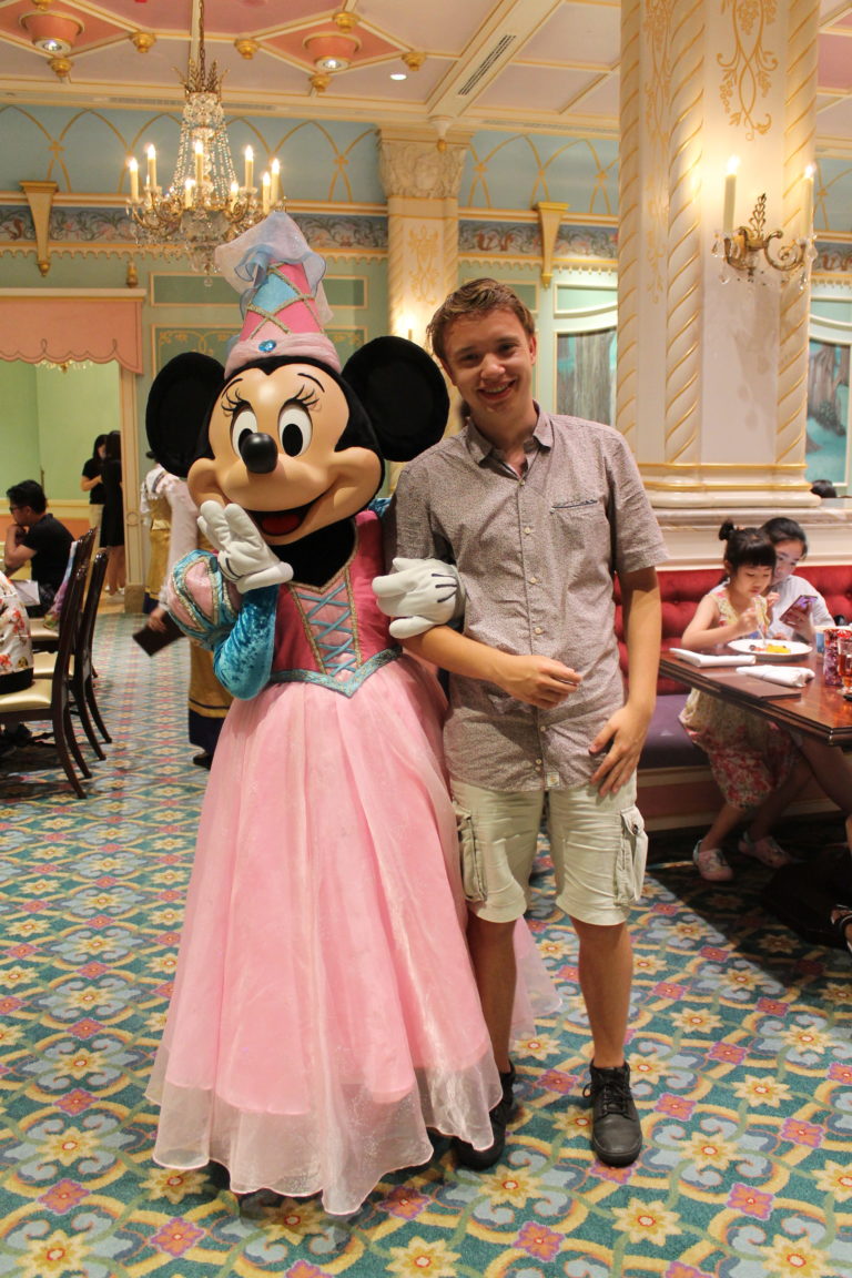 Royal Banquet Hall (Shanghai Disneyland) Character meet Minnie