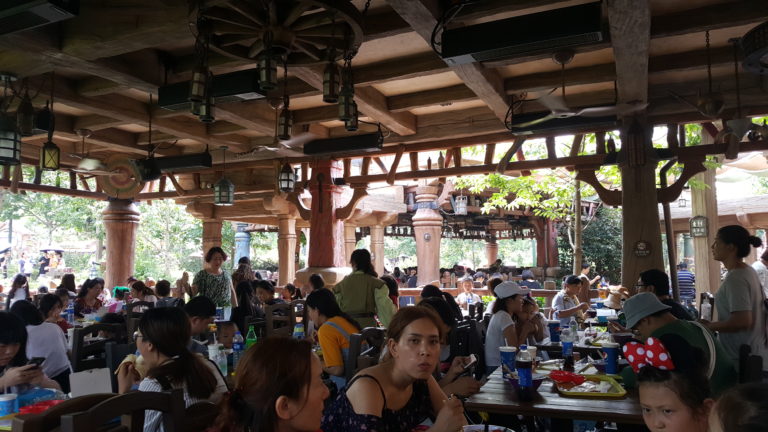 Tangled Tree Tavern Shanghai Disneyland
