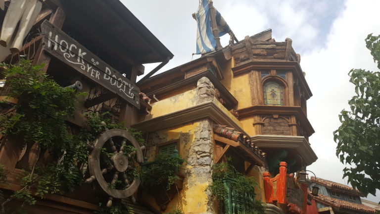 Theming Treasure Cove Shanghai Disneyland