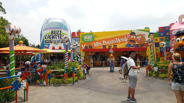 Toy Box Caf&eacute; Toy Story Land Shanghai