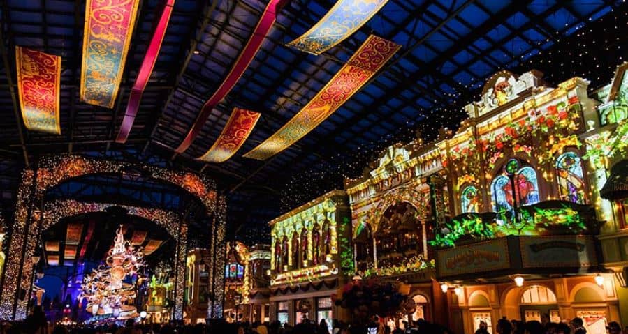 tokyo disney resort disneyland celebration street christmas show
