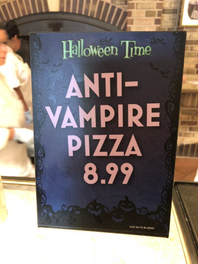 Anti Vampire Pizza Boardwalk Pizza and Pasta California Adventure Sogn