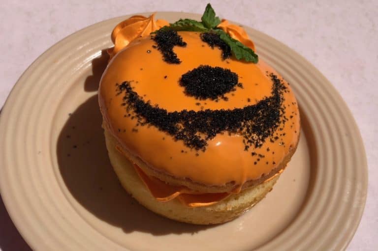 Main Street Mickey&rsquo;s Pound Cake, Plaza Inn Halloween Time