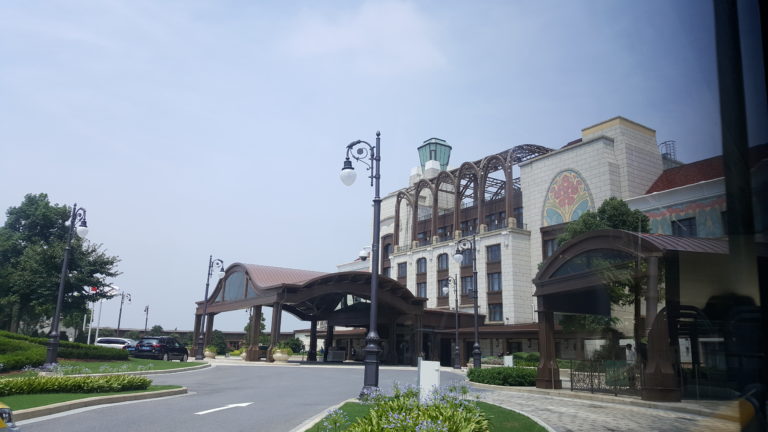 Shanghai Disneyland Hotel entrance
