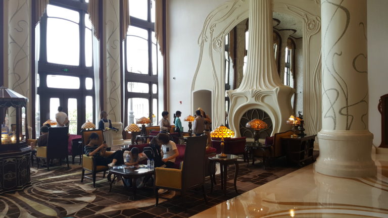 Shanghai Disneyland Hotel entrance