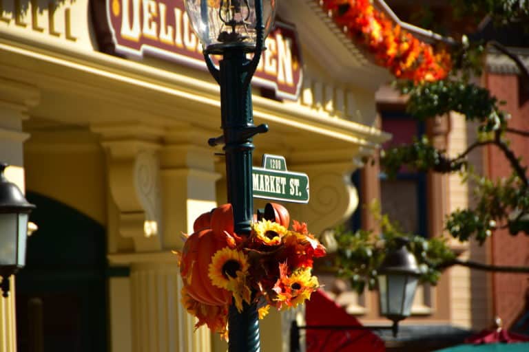halloween main street disneyland paris
