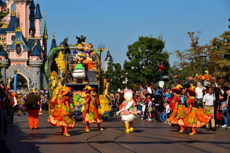 mickey's halloween cavalcade