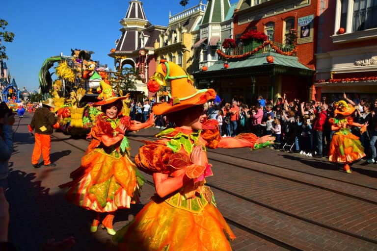 mickey's halloween cavalcade
