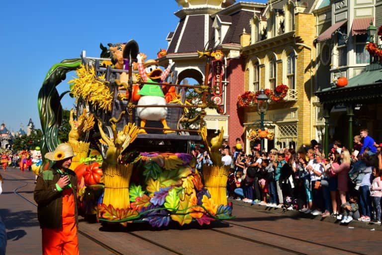 mickey's halloween cavalcade