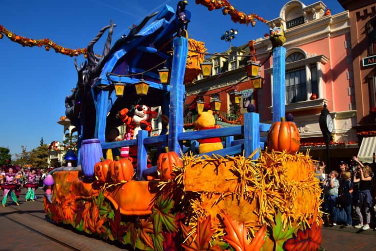 mickey's halloween cavalcade