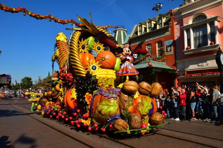 mickey's halloween cavalcade