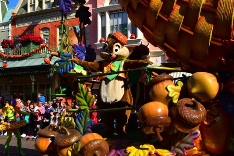 mickey's halloween cavalcade