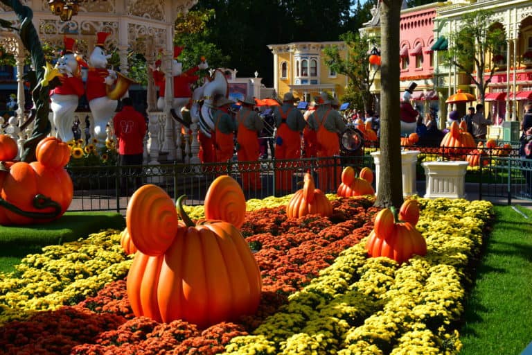 halloween main street paris