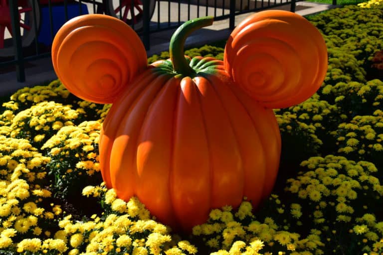 halloween main street paris