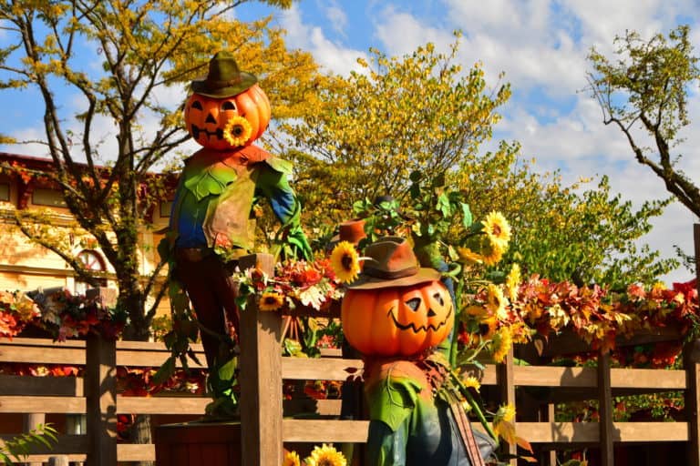 halloween frontierland disneyland paris