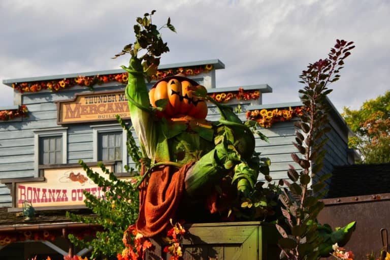 halloween frontierland disneyland paris