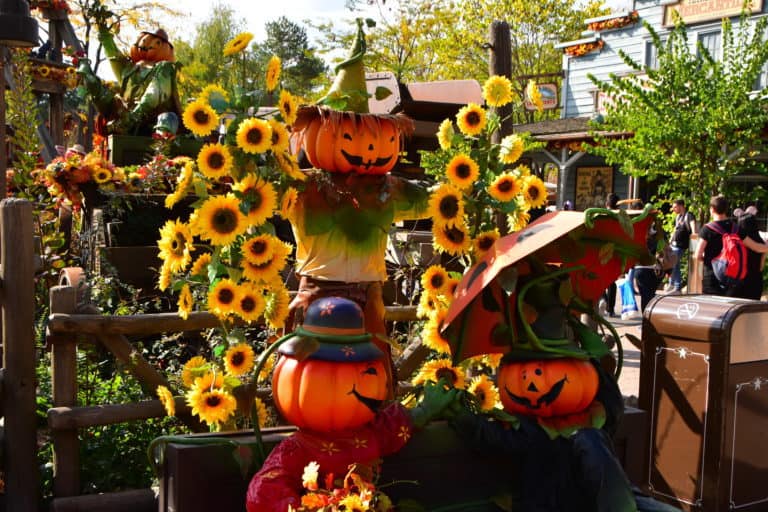 halloween frontierland disneyland paris