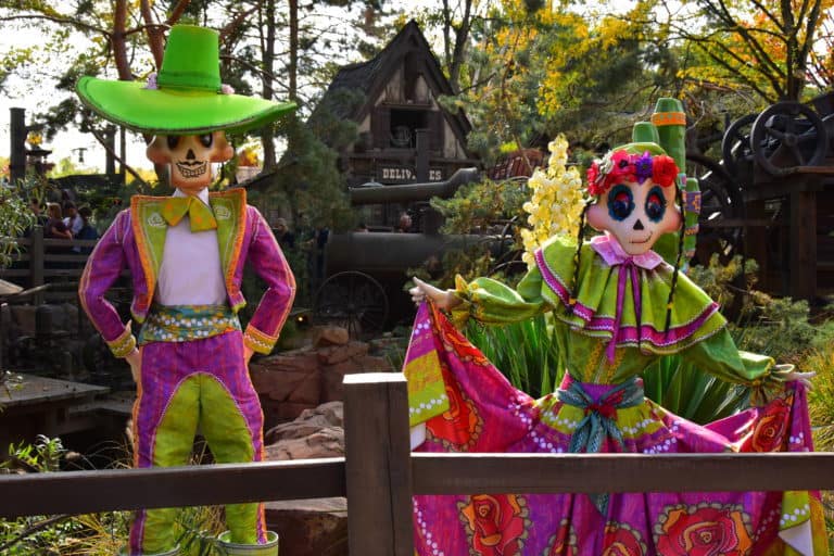 halloween frontierland disneyland paris
