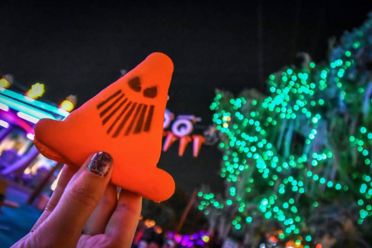 Cars Land Spoke-y Cone Macaron
