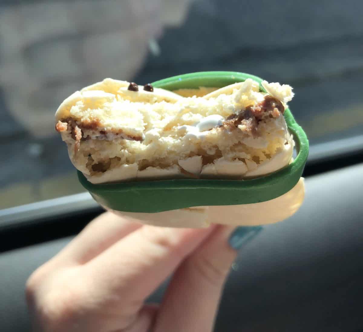 Disney Springs Amorette&rsquo;s Patisserie Snowman Mickey Macaron