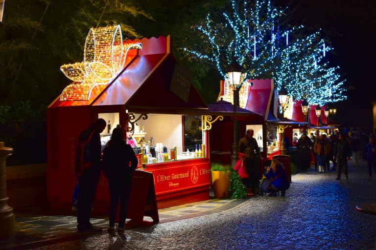 disneyland paris christmas decorations
